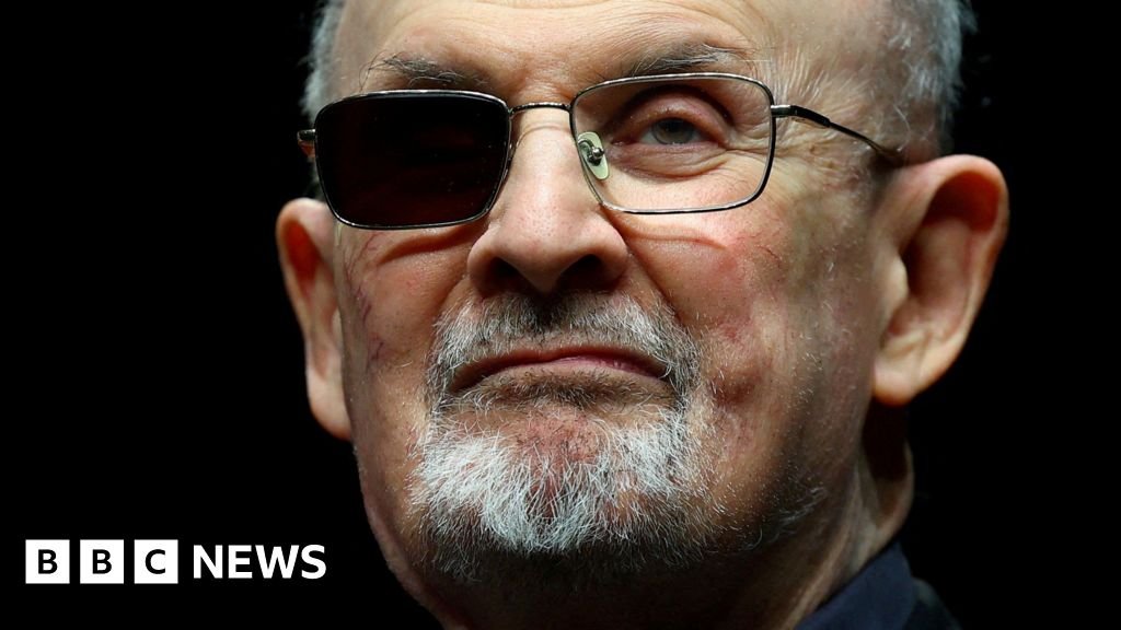 salman-rushdie-testifies-he-thought-he-was-dying-after-stabbing