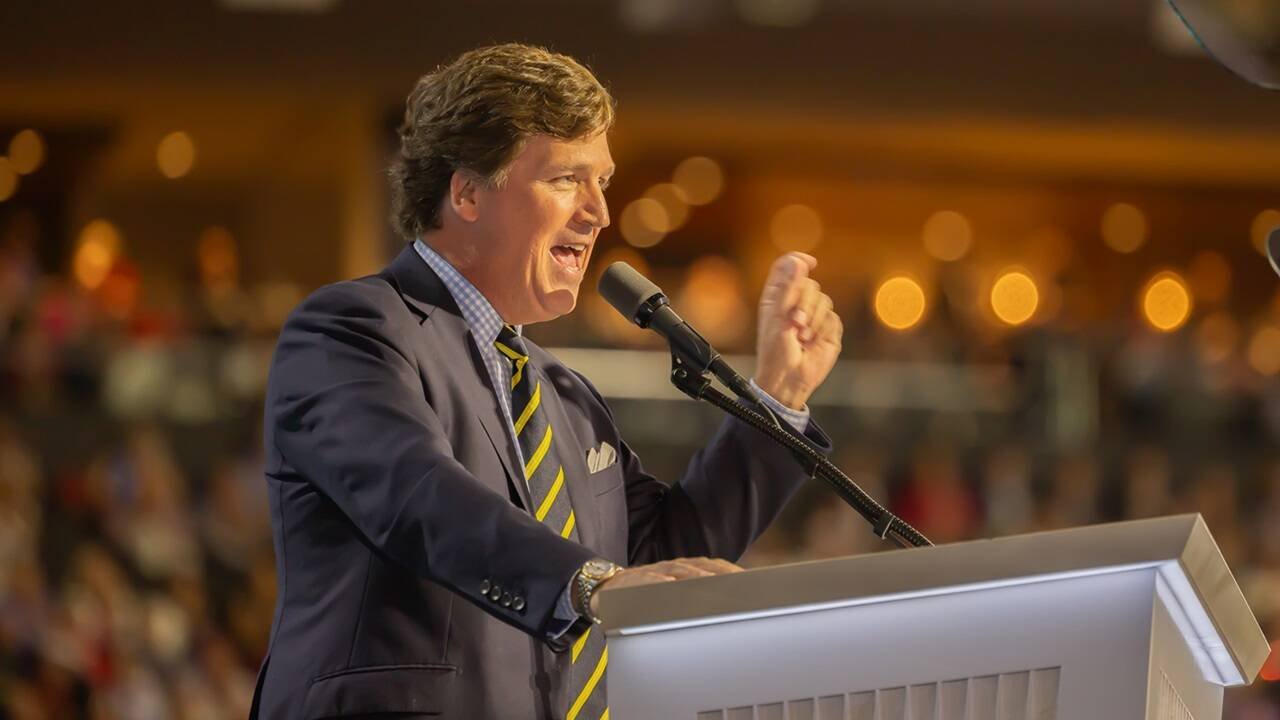 tucker-carlson-is-lying-about-ukraine-and-mexico