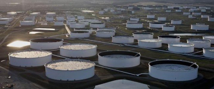 Huge Jump in Crude inventories Caps Oil Prices