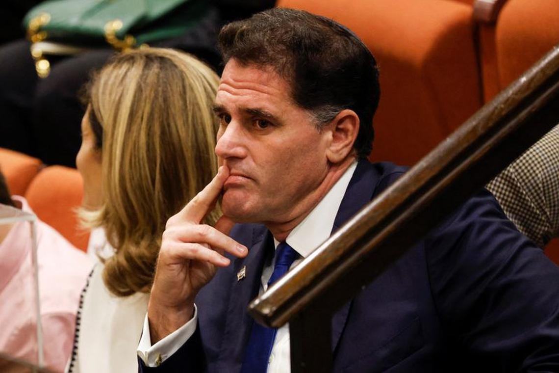 israel-to-keep-five-army-posts-in-lebanon,-top-minister-says
