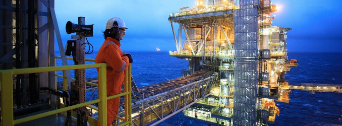 iea-predicts-oil-surplus-shrinking-in-2025-amid-sanctions,-demand-shifts