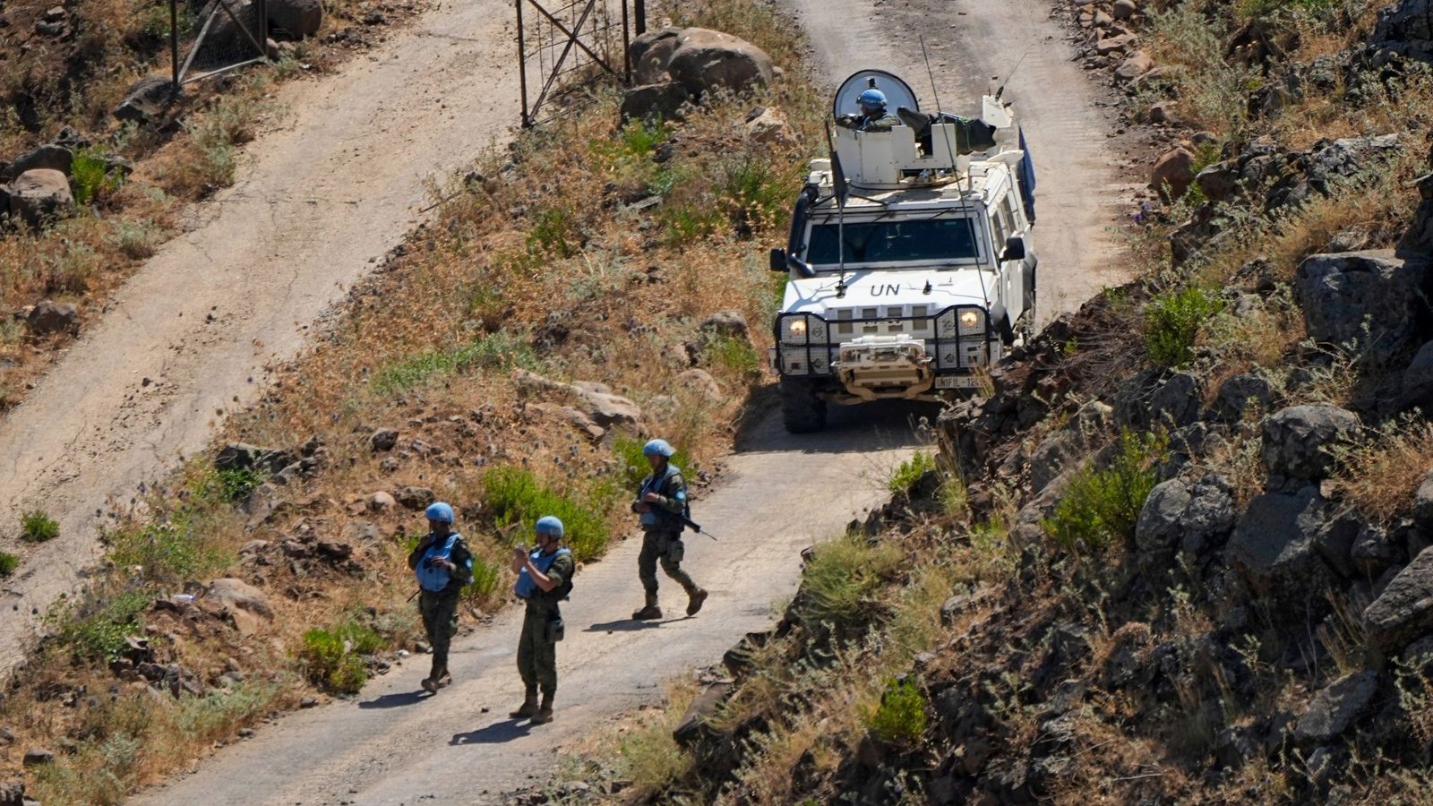unifil-official-wounded-by-hezbollah-supporters