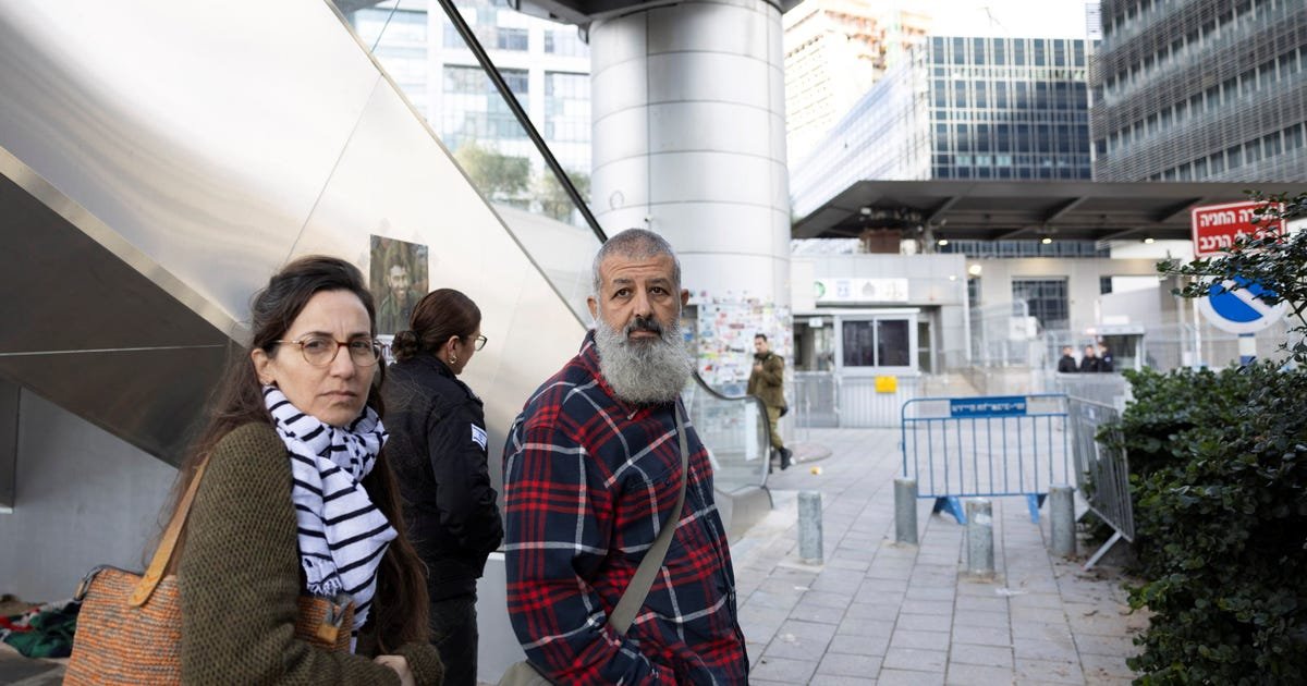 Parents of Soldier Killed in Lebanon While Guarding Civilian Meet With Israeli Army Chief