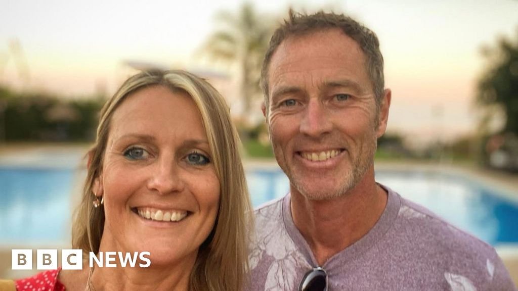 britons-detained-in-iran-in-‘distressing-situation’,-family-says
