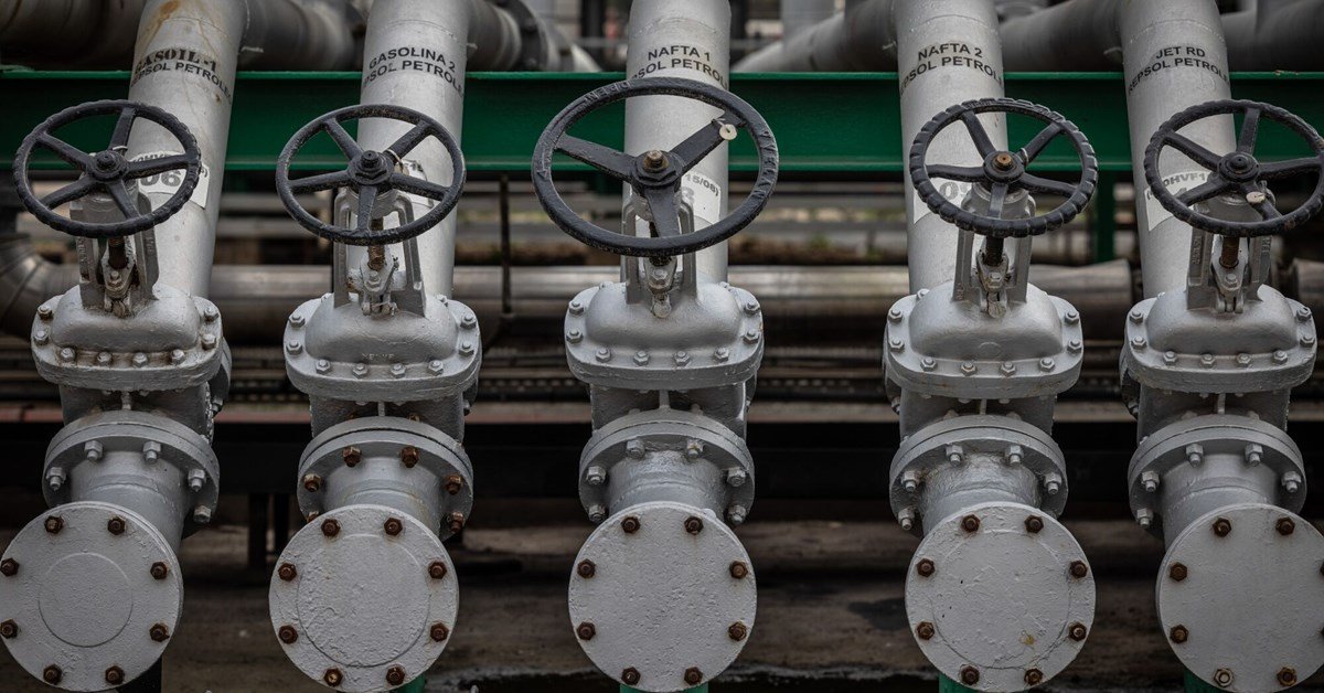 oil-holds-declines-on-prospect-of-higher-russia,-iraq-sup…