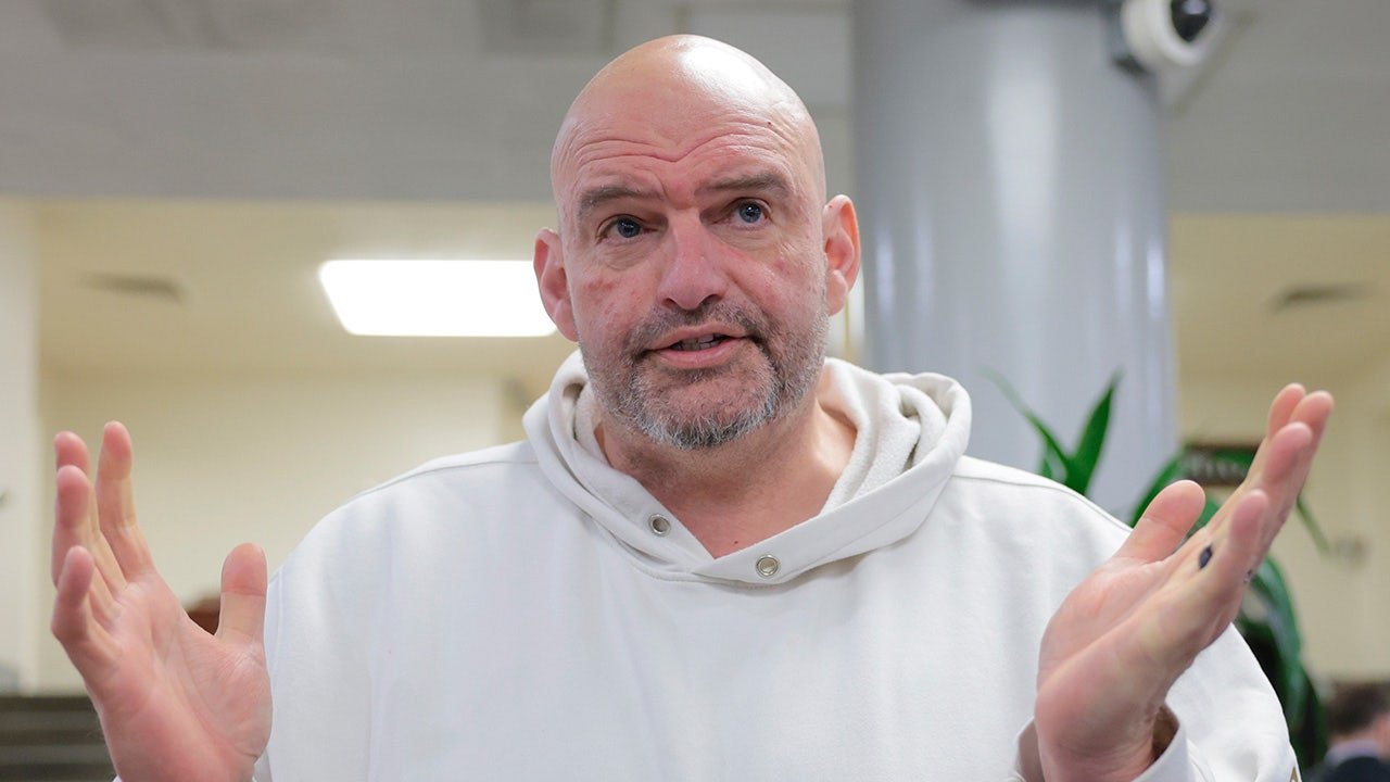 fetterman-loses-two-top-staffers-as-he-makes-waves-by-bucking-democratic-party