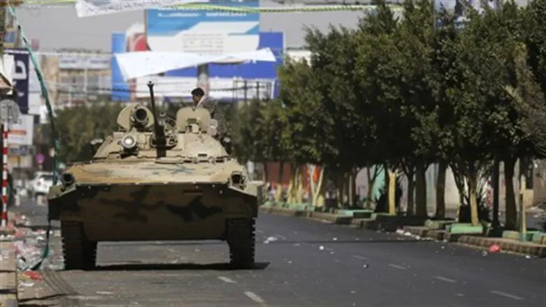 yemeni-minister-calls-for-arrest-of-houthis-at-nasrallah’s-funeral