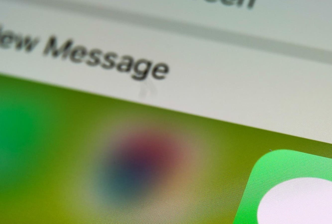 apple’s-‘emergency’-iphone-warning—change-whatsapp,-imessage-settings