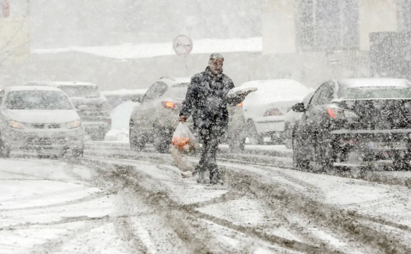 recurring-closures-in-iran:-severe-cold,-energy-shortfalls-shut-down-25-provinces