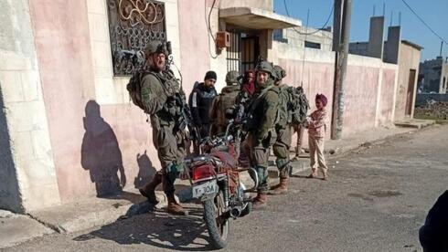 idf-troops-fire-warning-shots-in-southern-syria,-protests-break-out-near-damascus