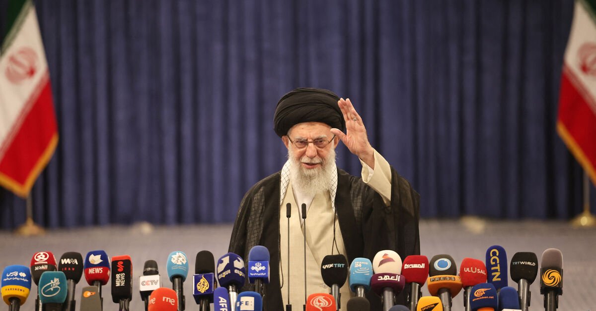 trump-sends-letter-to-iran’s-khamenei-about-negotiating-nuclear-deal