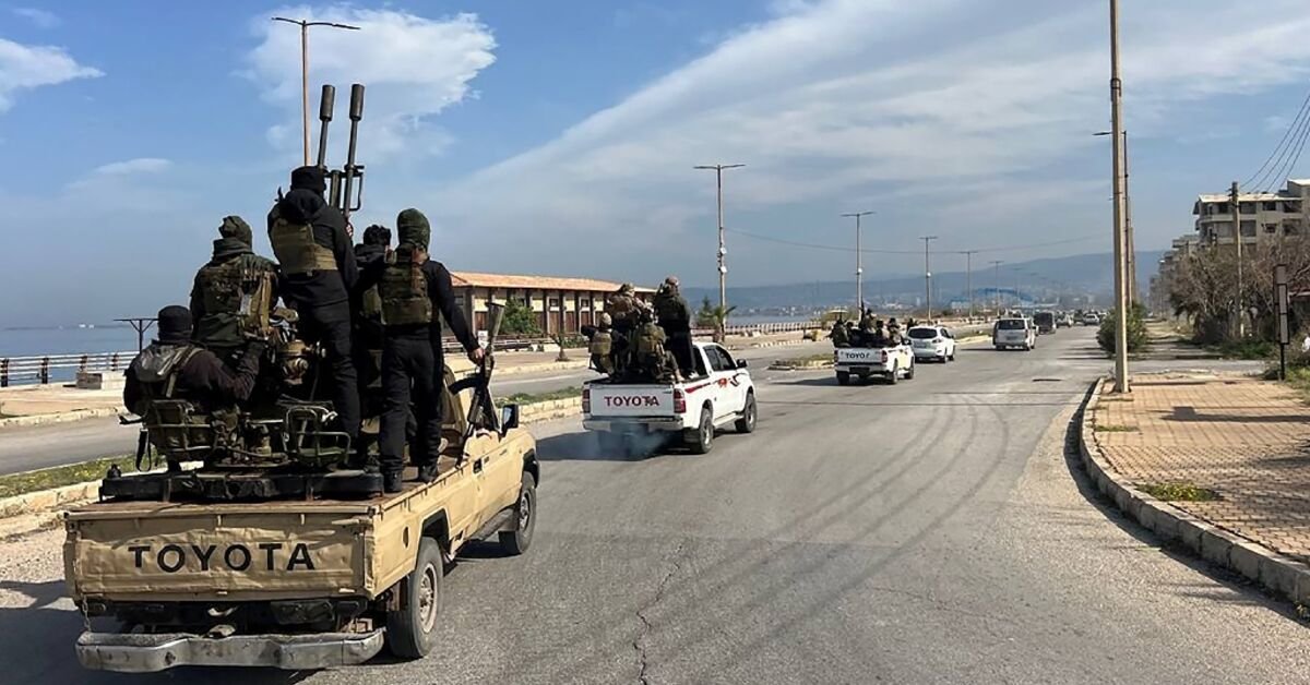 syria-monitor-says-security-forces-kill-136-alawite-civilians