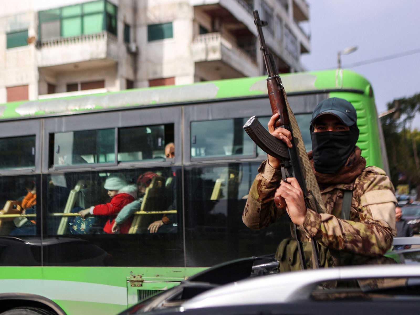 dozens-reported-killed-as-syrian-forces-and-pro-assad-fighters-clash