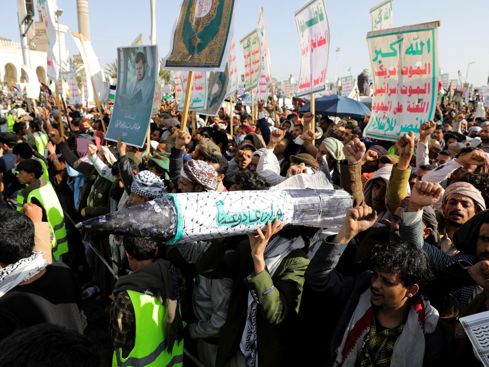 yemen’s-houthis-warn-israel-of-naval-attacks-over-gaza-blockade