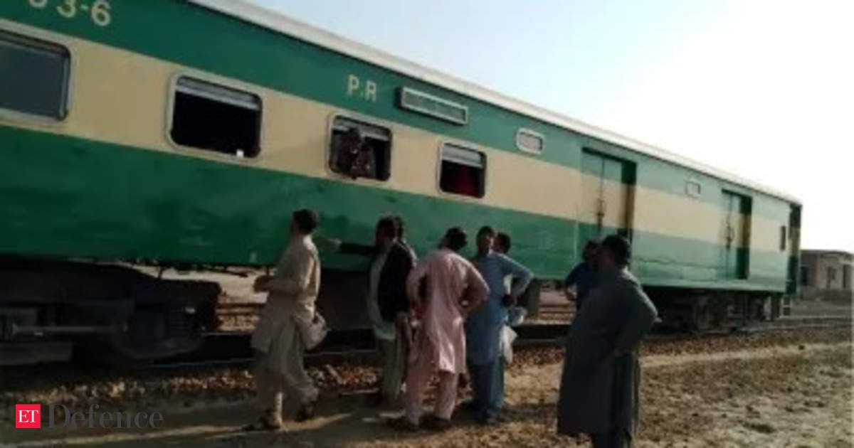 pakistan-to-launch-‘full-scale’-operation-to-free-train-hostages