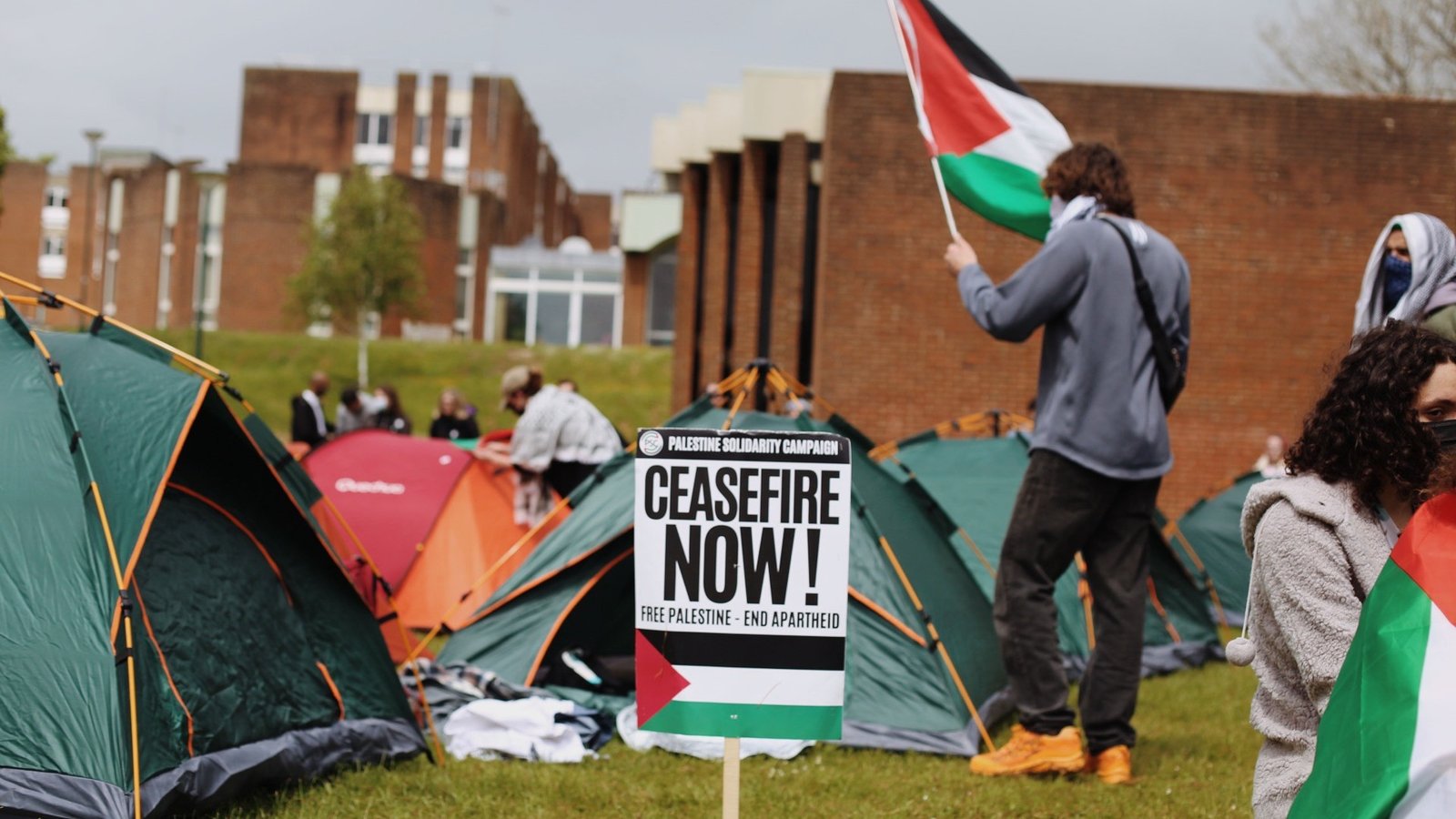 uk:-pro-palestine-students-face-expulsion-for-sharing-middle-east-eye-posts