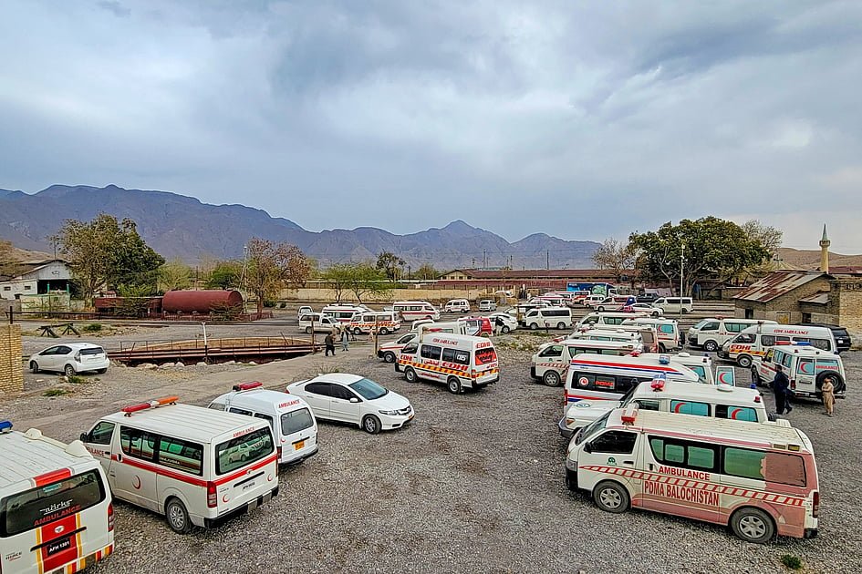 pakistan:-at-least-25-bodies-retrieved-from-balochistan-train-siege