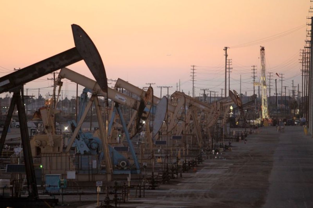 Oil rebounds as Ukraine-Russia ceasefire deal remains elusive