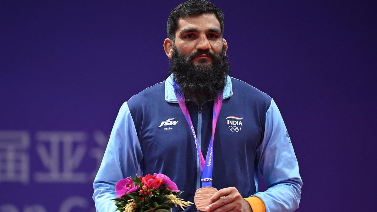 sunil-kumar-wins-bronze-medal-at-asian-wrestling-championships-2025