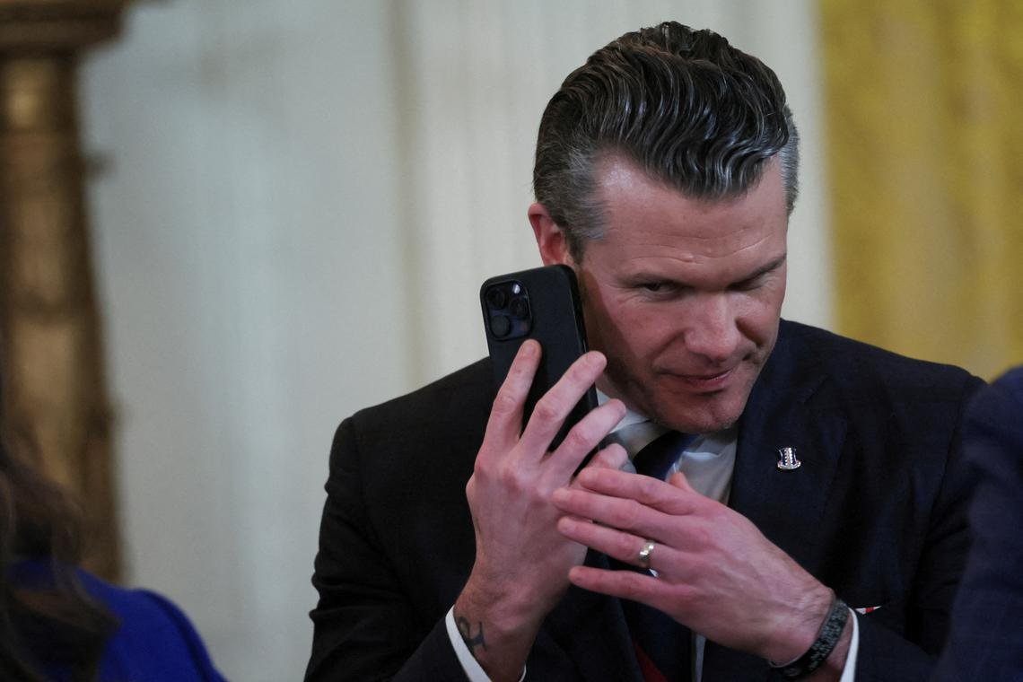 signal-leak:-transcript-of-us-attack-plans-shared-with-journalist