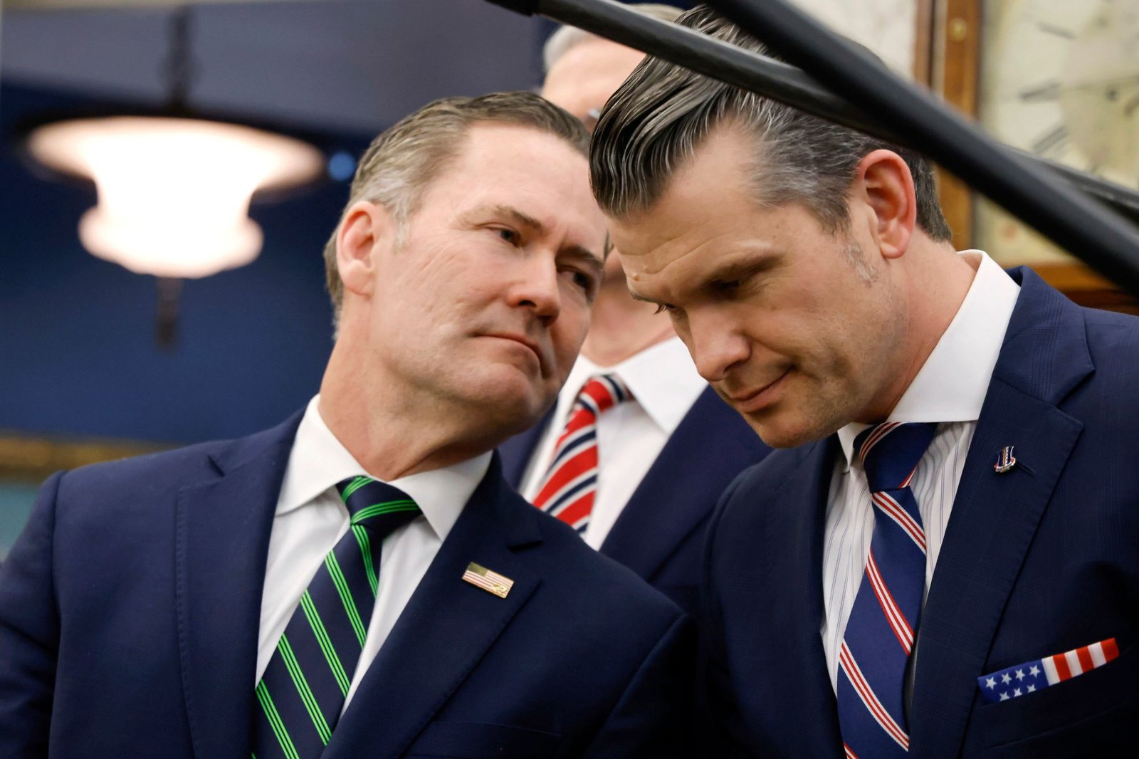 white-house-seeking-to-replace-hegseth-after-2nd-signal-scandal-–-report