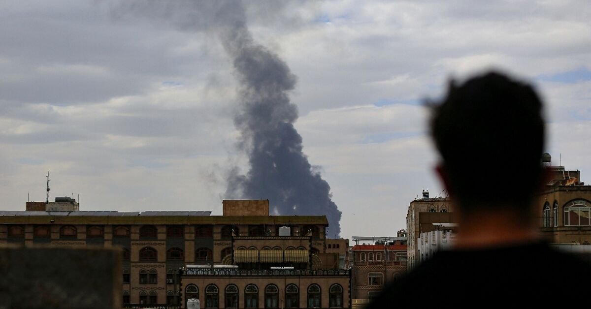 israel-pummels-yemen-airport-in-reprisal-against-huthis