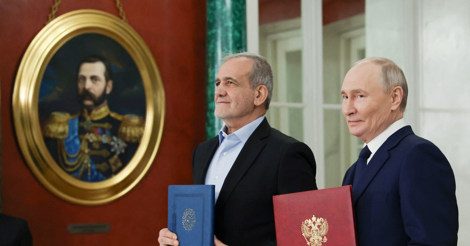 Iran parliament approves strategic pact with Russia