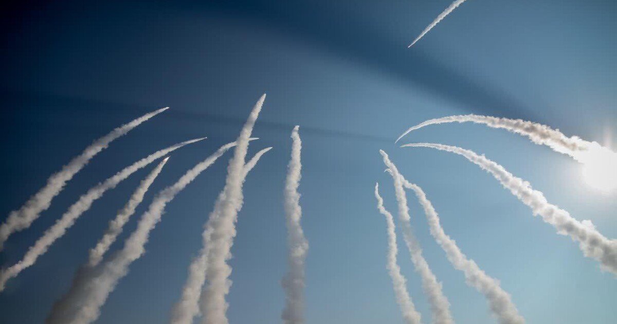 why-iran-may-not-close-hormuz-and-limit-showdown-with-us