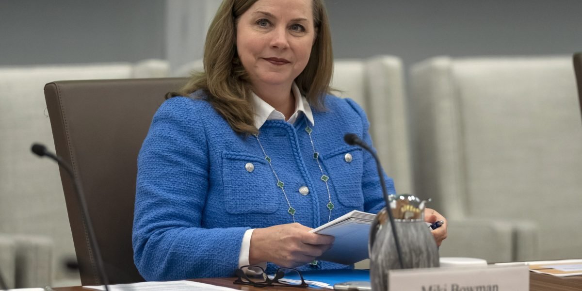 fed-governor-bowman-says-weak-jobs-report-backs-her-view-for-3-rate-cuts-this-year