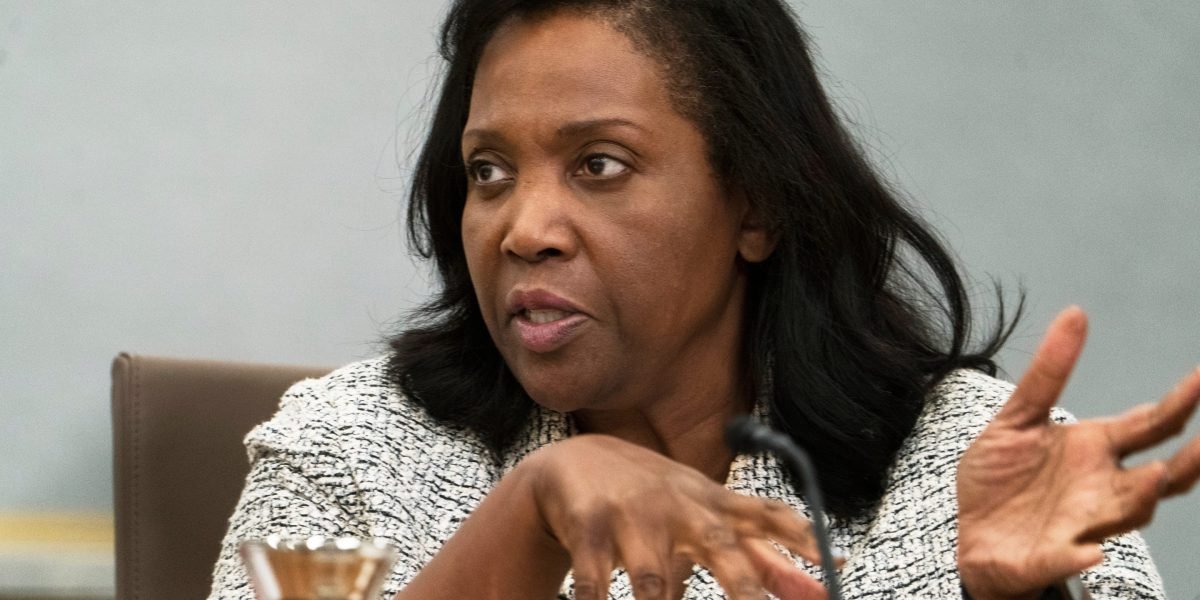 fed-governor-has-‘no-intention-of-being-bullied-to-step-down’-by-trump